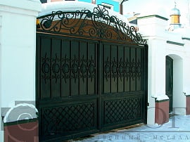 Кованые глухие ворота